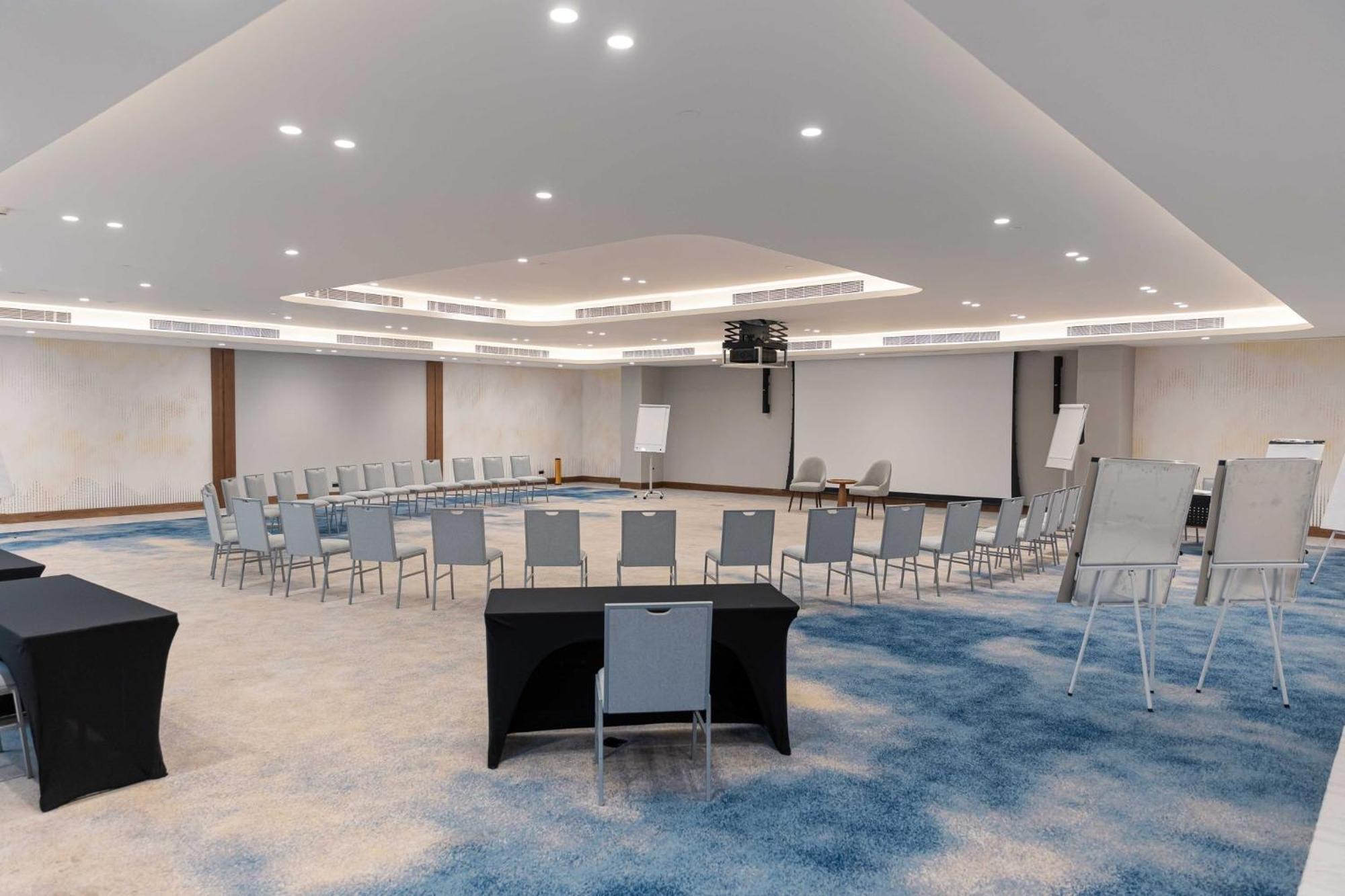 فندق The Business District By Ihg